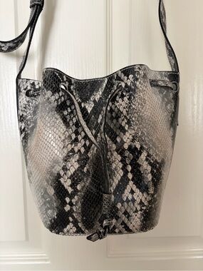 GAP Leather Snake-Print Crossbody Bucket Bag - Black & Cream